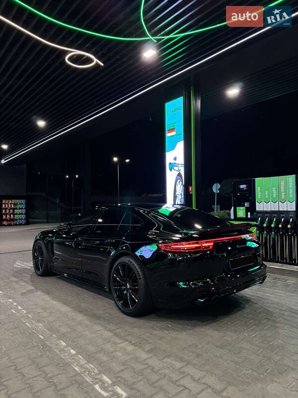 Porsche Panamera 2019