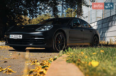 Фастбэк Porsche Panamera 2020 в 
