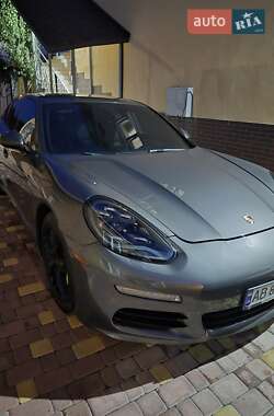 Фастбэк Porsche Panamera 2015 в Виннице