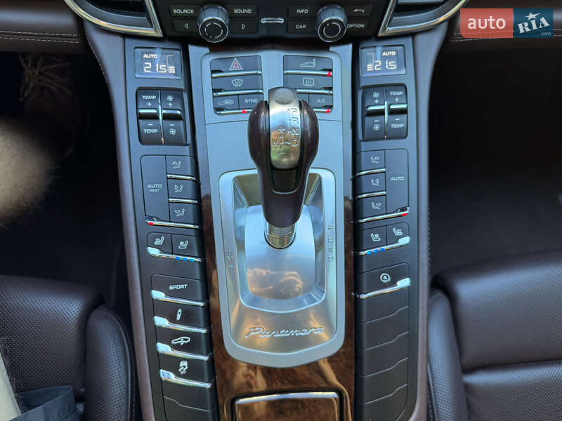 Фастбэк Porsche Panamera 2013 в Киеве