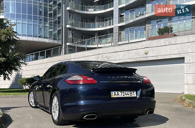 Фастбэк Porsche Panamera 2012 в 