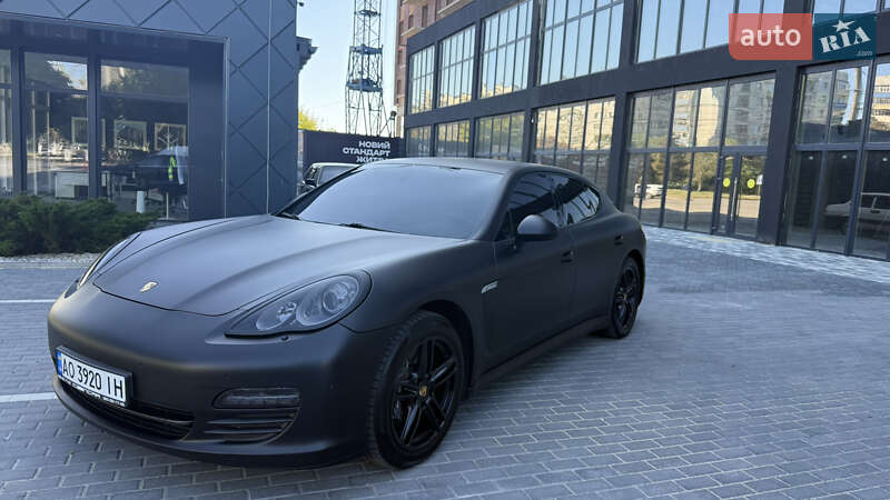 Фастбэк Porsche Panamera 2011 в Полтаве