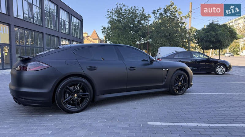 Фастбэк Porsche Panamera 2011 в Полтаве