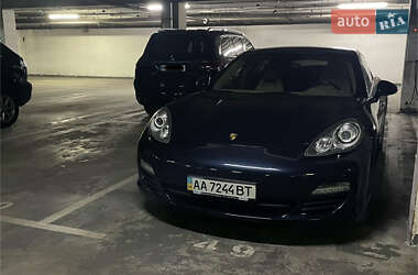 Фастбэк Porsche Panamera 2012 в 