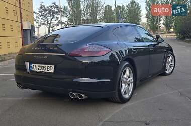 Фастбэк Porsche Panamera 2011 в 