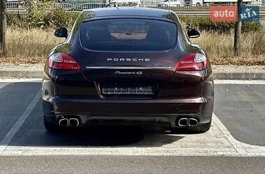 Фастбек Porsche Panamera 2010 в 