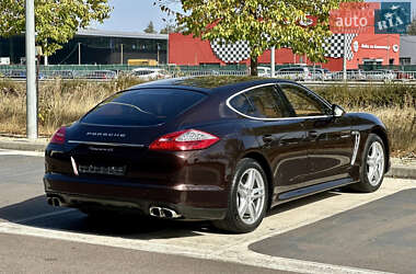 Фастбек Porsche Panamera 2010 в 