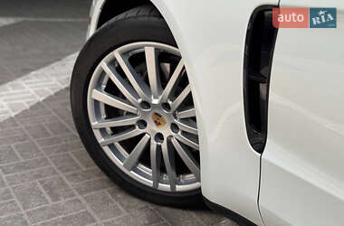 Фастбэк Porsche Panamera 2019 в 