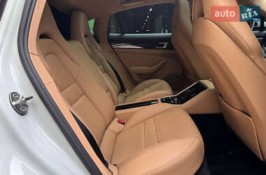 Фастбэк Porsche Panamera 2019 в 