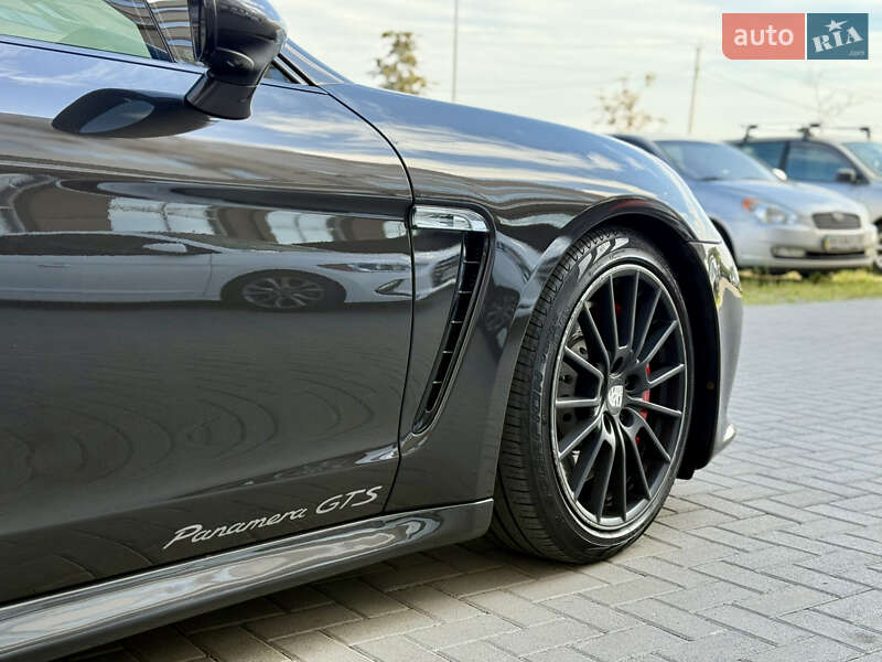 Фастбэк Porsche Panamera 2012 в Киеве