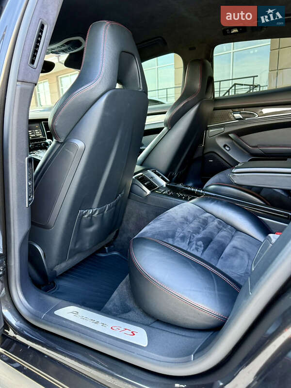 Фастбэк Porsche Panamera 2012 в Киеве