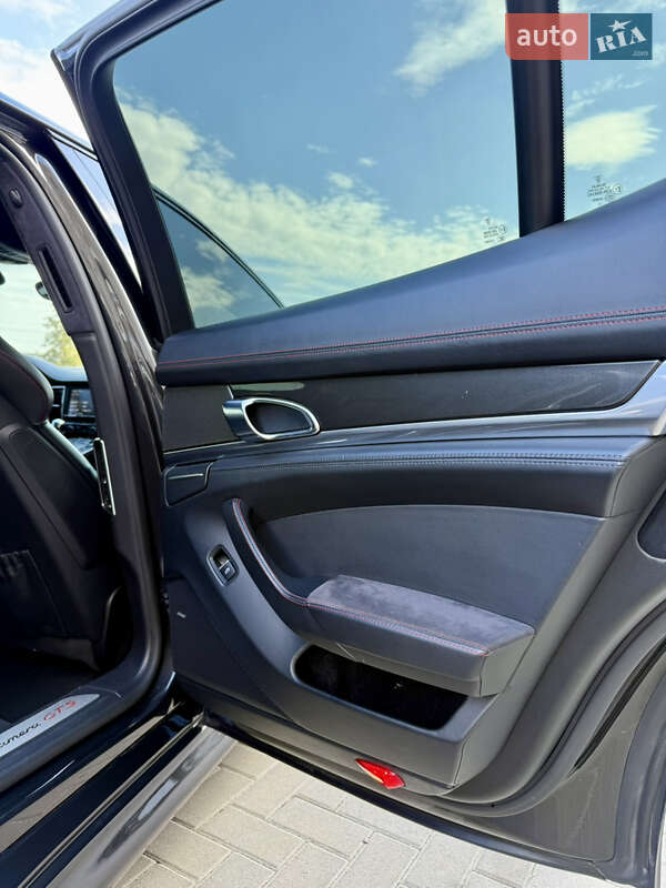 Фастбэк Porsche Panamera 2012 в Киеве