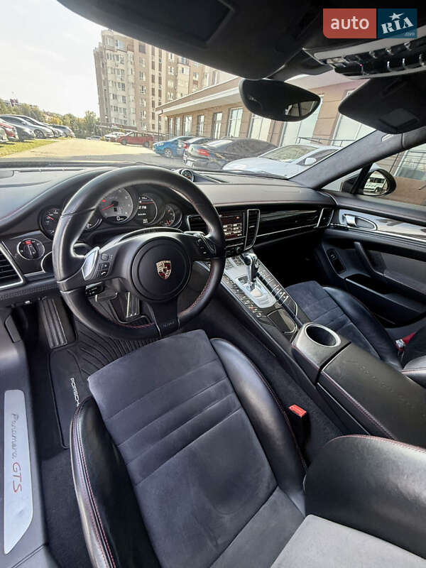 Фастбэк Porsche Panamera 2012 в Киеве