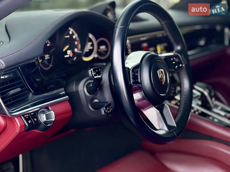 Фастбэк Porsche Panamera 2018 в Киеве фото 16 Фастбэк Porsche Panamera 2018 в Киеве