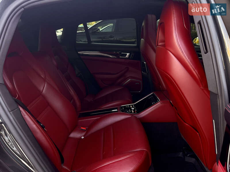 Фастбэк Porsche Panamera 2018 в Киеве фото 30 Фастбэк Porsche Panamera 2018 в Киеве