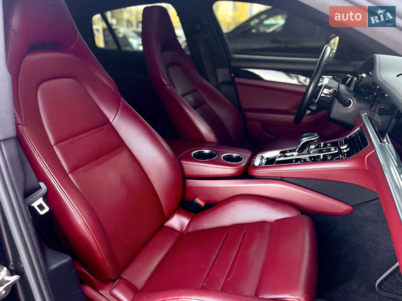 Фастбэк Porsche Panamera 2018 в Киеве фото 28 Фастбэк Porsche Panamera 2018 в Киеве