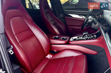 Фастбэк Porsche Panamera 2018 в 