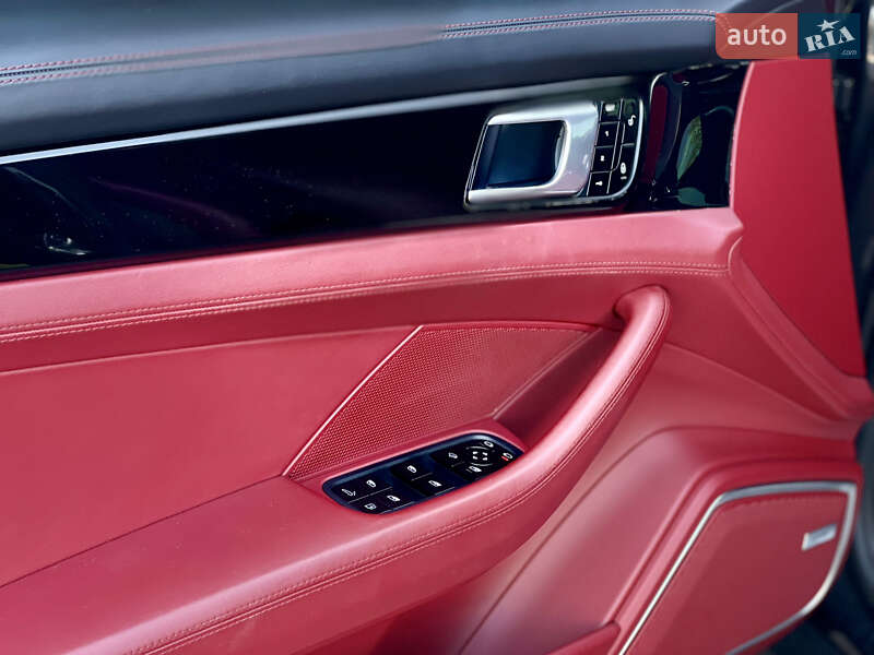 Фастбэк Porsche Panamera 2018 в Киеве фото 34 Фастбэк Porsche Panamera 2018 в Киеве
