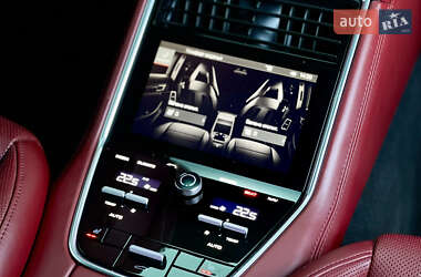 Фастбэк Porsche Panamera 2018 в 