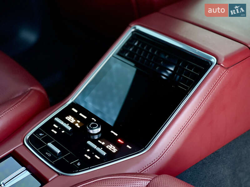 Фастбэк Porsche Panamera 2018 в Киеве фото 39 Фастбэк Porsche Panamera 2018 в Киеве