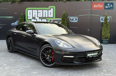 Фастбэк Porsche Panamera 2020 в 
