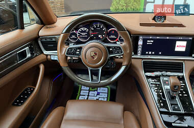 Фастбэк Porsche Panamera 2020 в 