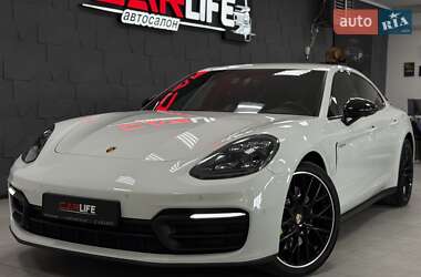 Фастбэк Porsche Panamera 2020 в 
