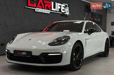 Фастбэк Porsche Panamera 2020 в 