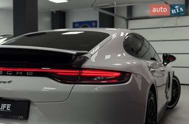 Фастбэк Porsche Panamera 2020 в 