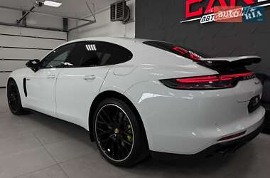 Фастбэк Porsche Panamera 2020 в 
