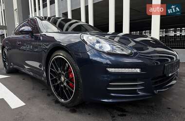 Фастбек Porsche Panamera 2014 в Києві