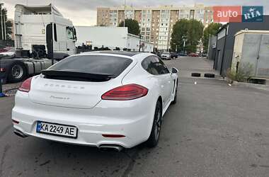 Фастбэк Porsche Panamera 2013 в 
