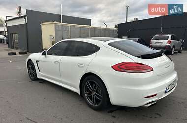 Фастбэк Porsche Panamera 2013 в 