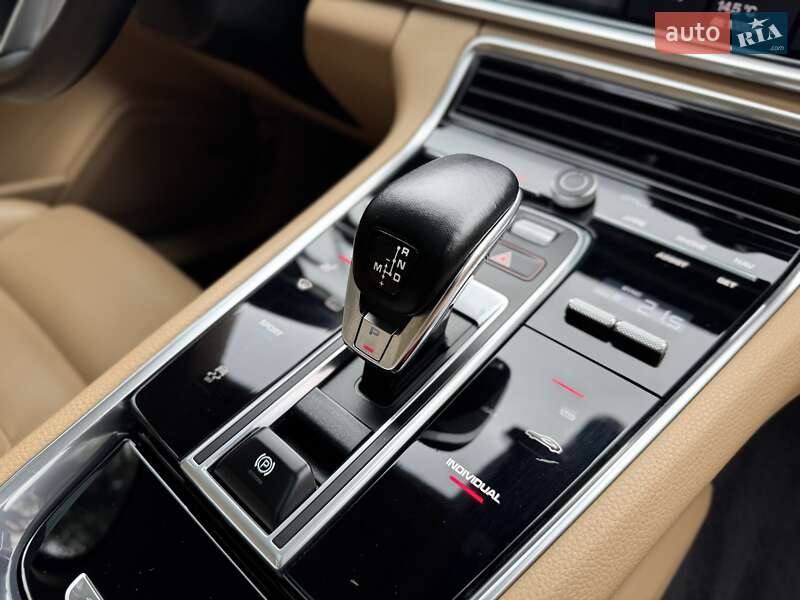 Фастбэк Porsche Panamera 2018 в Киеве