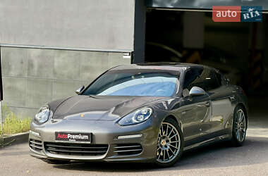 Фастбэк Porsche Panamera 2014 в Харькове