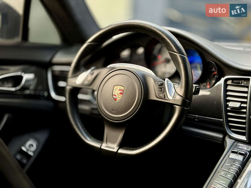 Фастбэк Porsche Panamera 2014 в Харькове