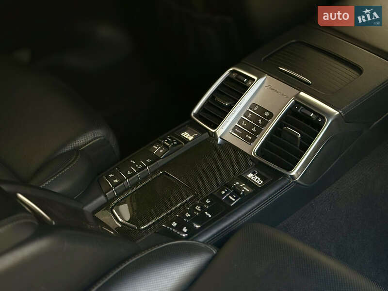 Фастбэк Porsche Panamera 2014 в Харькове