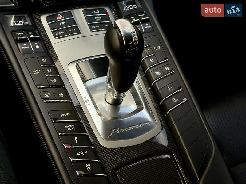 Фастбэк Porsche Panamera 2014 в Харькове