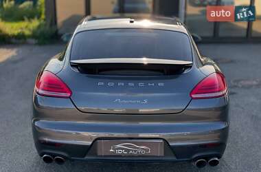 Фастбэк Porsche Panamera 2013 в 