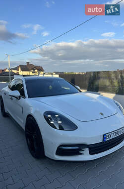 Фастбэк Porsche Panamera 2018 в Хмельницком