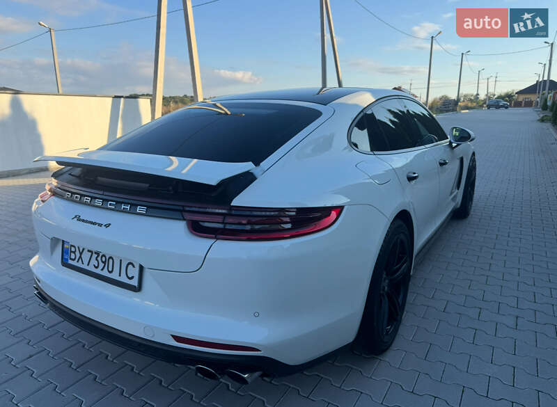 Фастбэк Porsche Panamera 2018 в Хмельницком