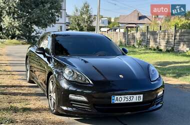 Фастбэк Porsche Panamera 2012 в 