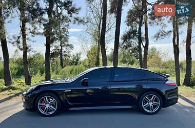 Фастбэк Porsche Panamera 2012 в 