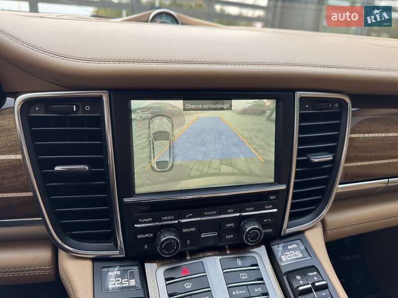 Фастбэк Porsche Panamera 2011 в Ровно