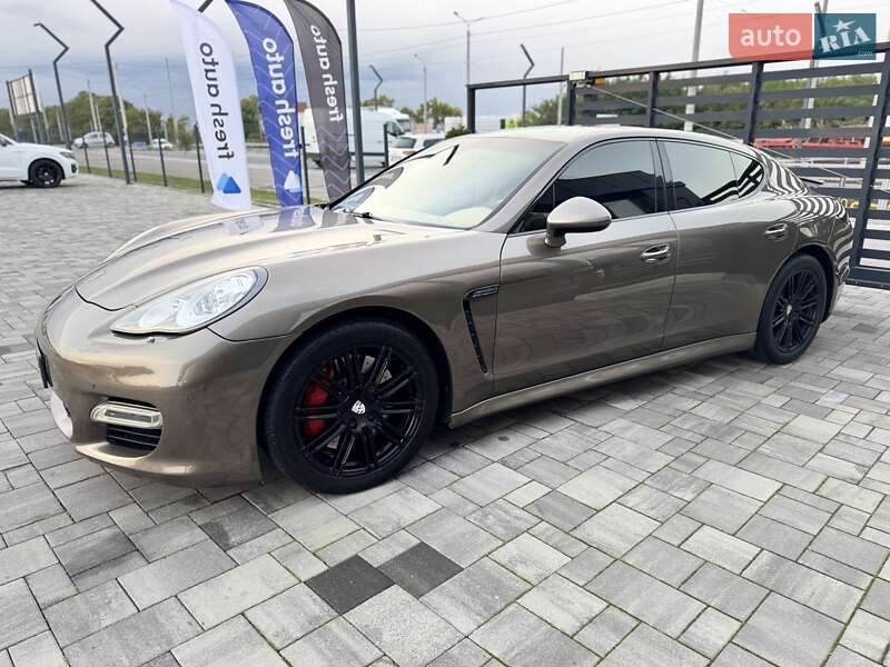 Фастбэк Porsche Panamera 2011 в Ровно