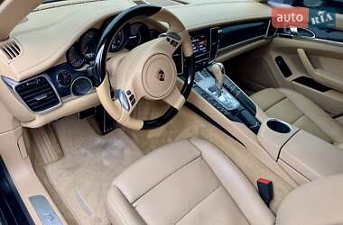 Фастбэк Porsche Panamera 2012 в 