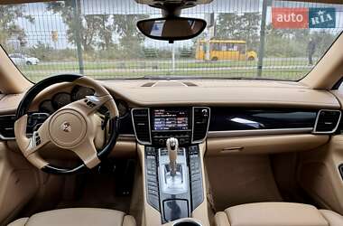 Фастбэк Porsche Panamera 2012 в 