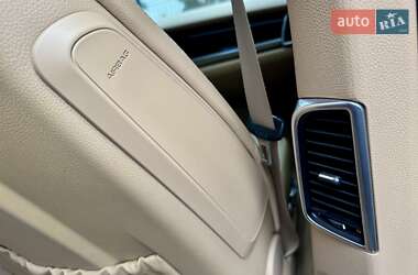 Фастбэк Porsche Panamera 2012 в 