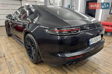 Фастбэк Porsche Panamera 2019 в 