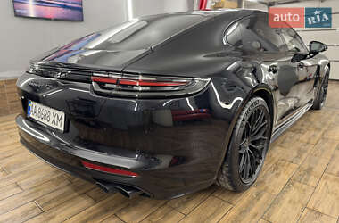 Фастбэк Porsche Panamera 2019 в 